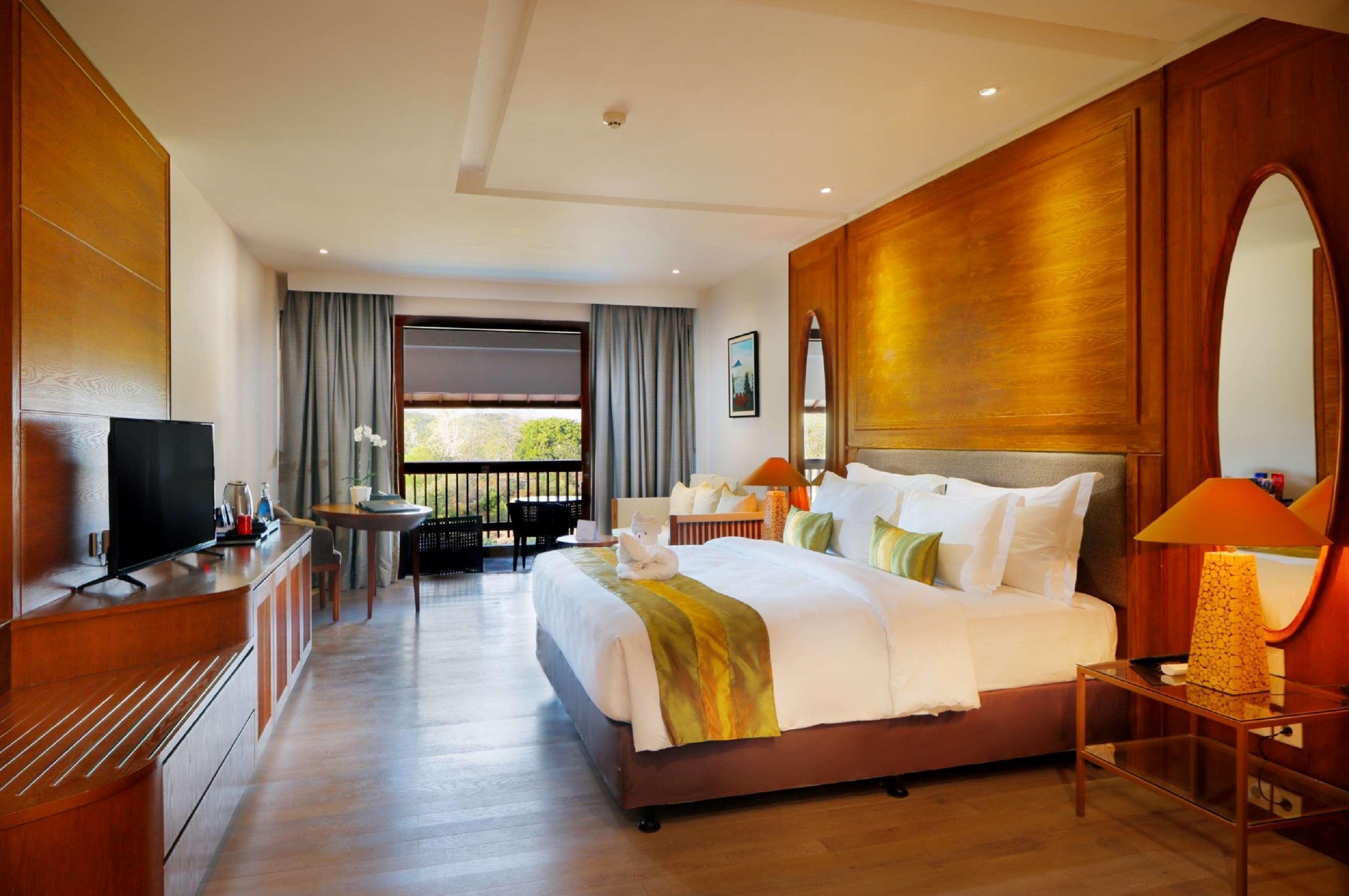 Royal Tulip Springhill 5*
