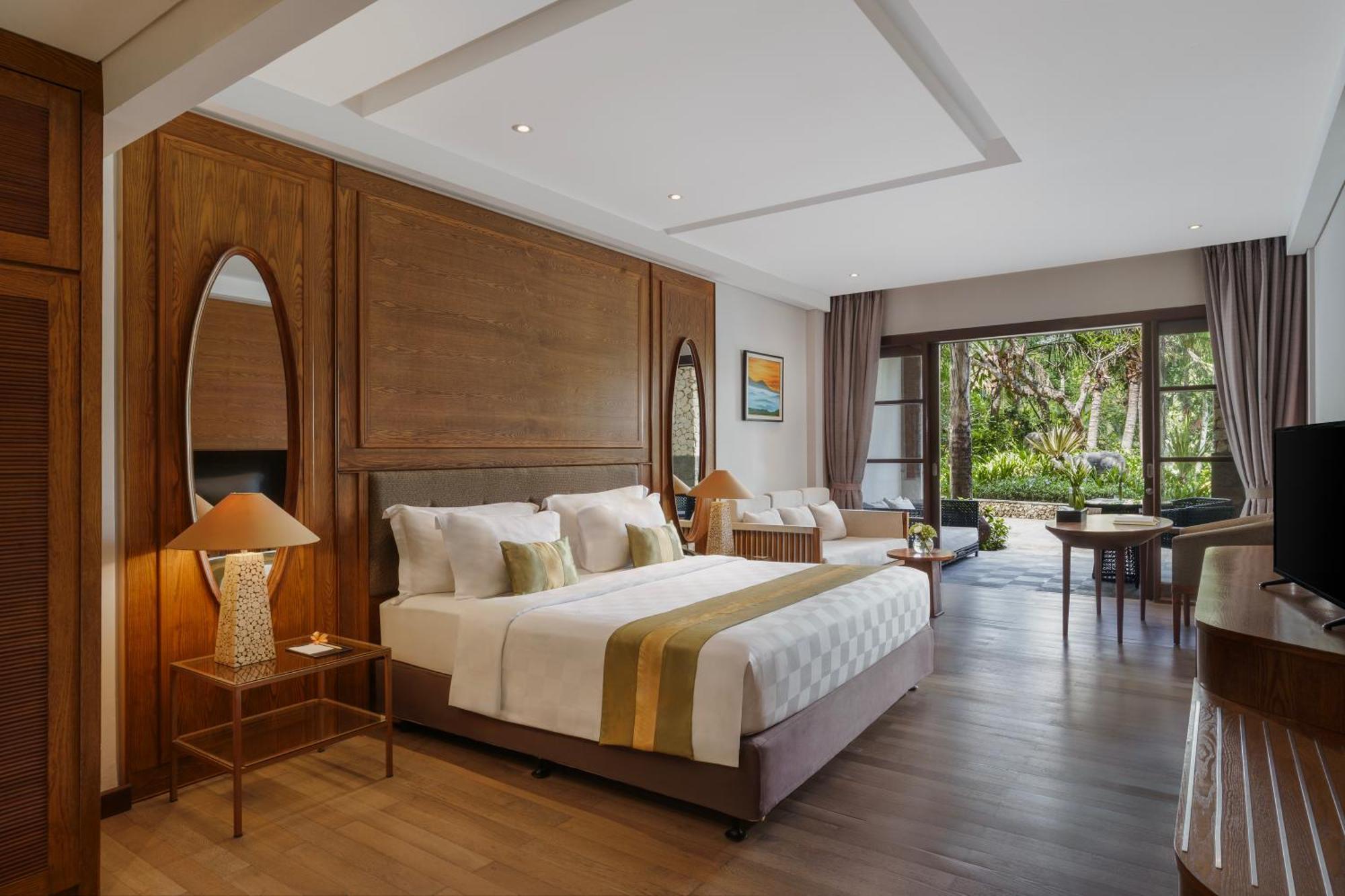 Royal Tulip Springhill 5*